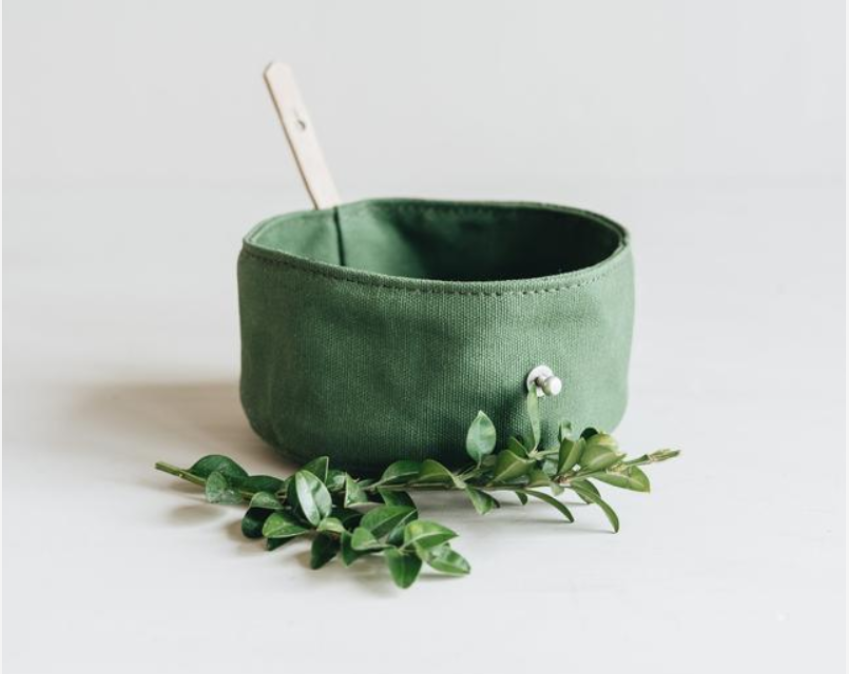 green portable foldable dog bowl